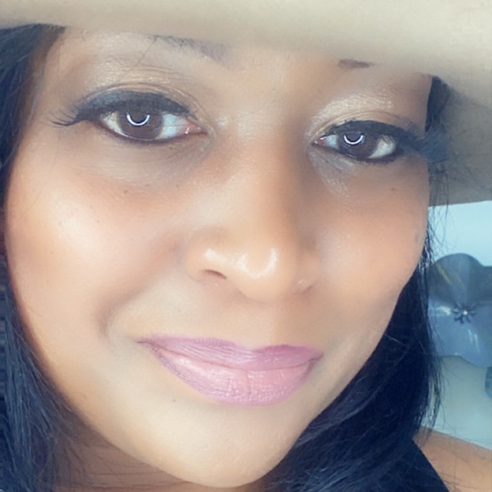 Meet your Posher, Latoya